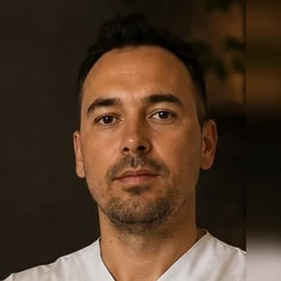 Cristian Pițan, maseur la Refresh Touch Studio
